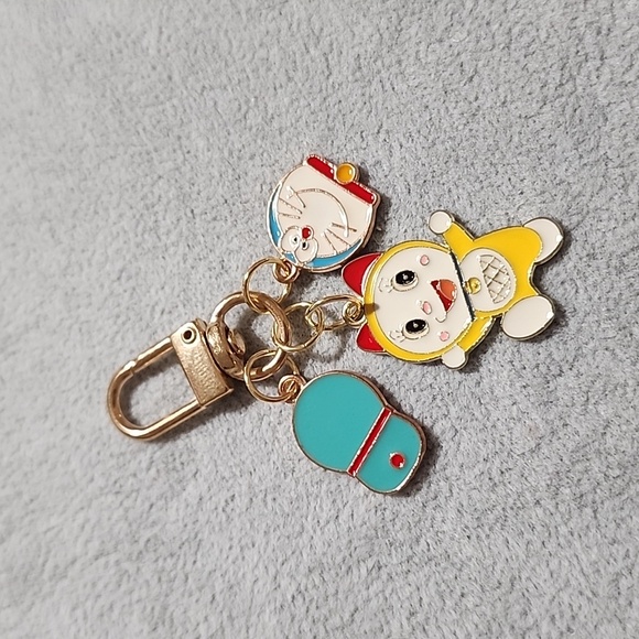 🔥🔛SALE🔥Handmade Doreamon Metal Keychain - Picture 2 of 4
